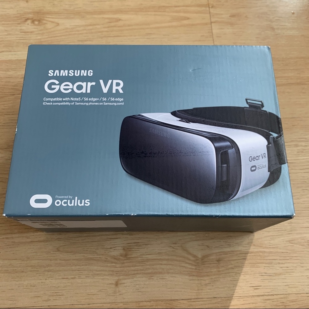 NEW in Box!  Samsung Gear VR Oculus